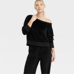 NWT JoyLab Black Velvet Crewneck Sweatshirt